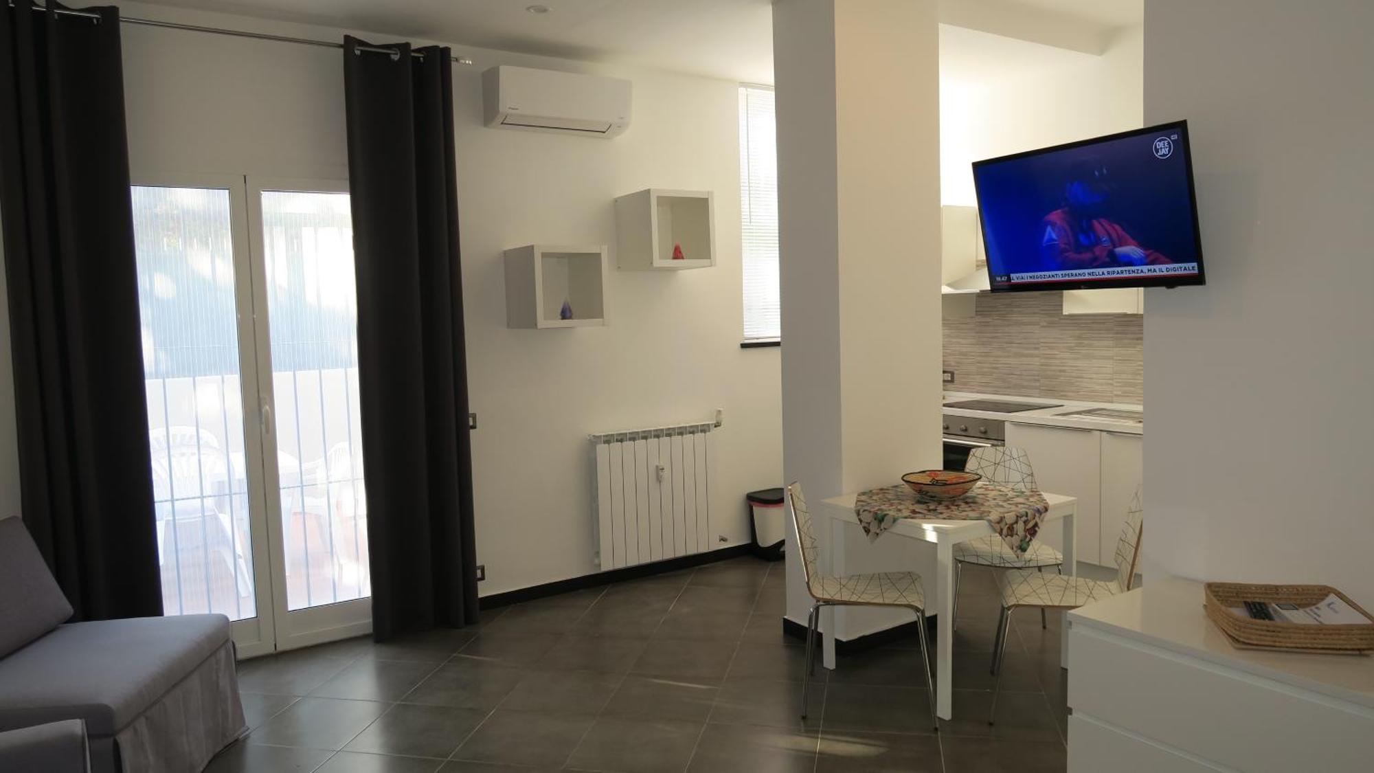 Karina, To The Beach With Terrace And Private Parking Σαβόνα Εξωτερικό φωτογραφία